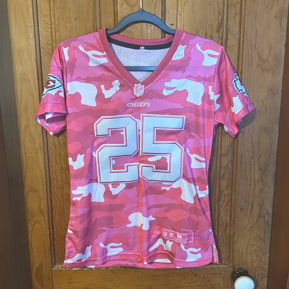 Kansas City Chiefs women’s Nike camouflage jersey. Sz M